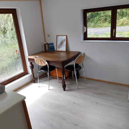 Mont Lilas - Halte En Vallee De Meuse * Heer
