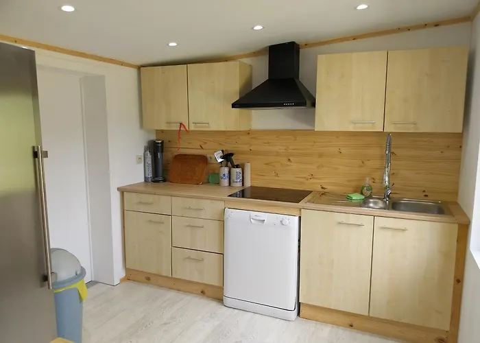 Mont Lilas - Halte En Vallee De Meuse Heer