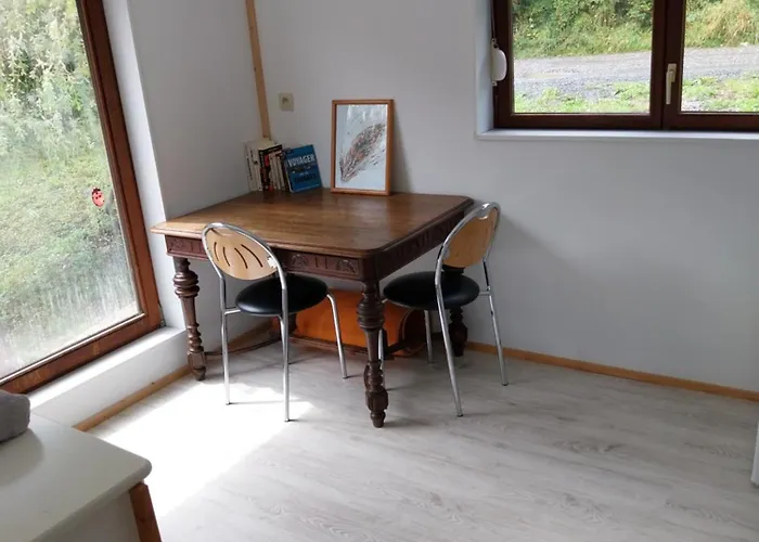 Mont Lilas - Halte En Vallee De Meuse * Heer